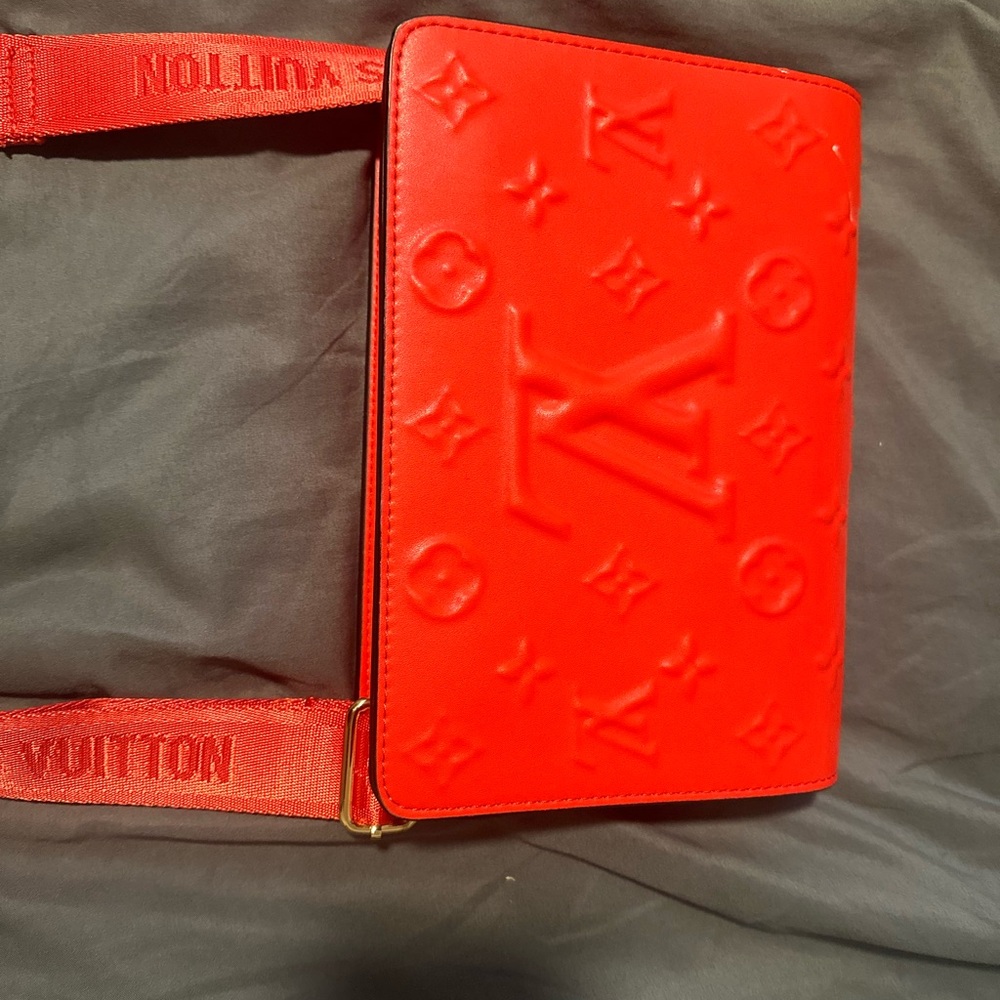 Red LV